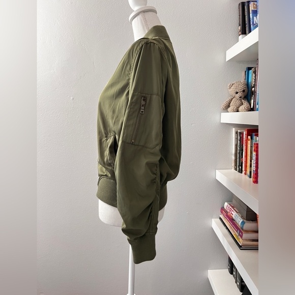 On The Road green bomber jacket, size small - Picture 6 of 15